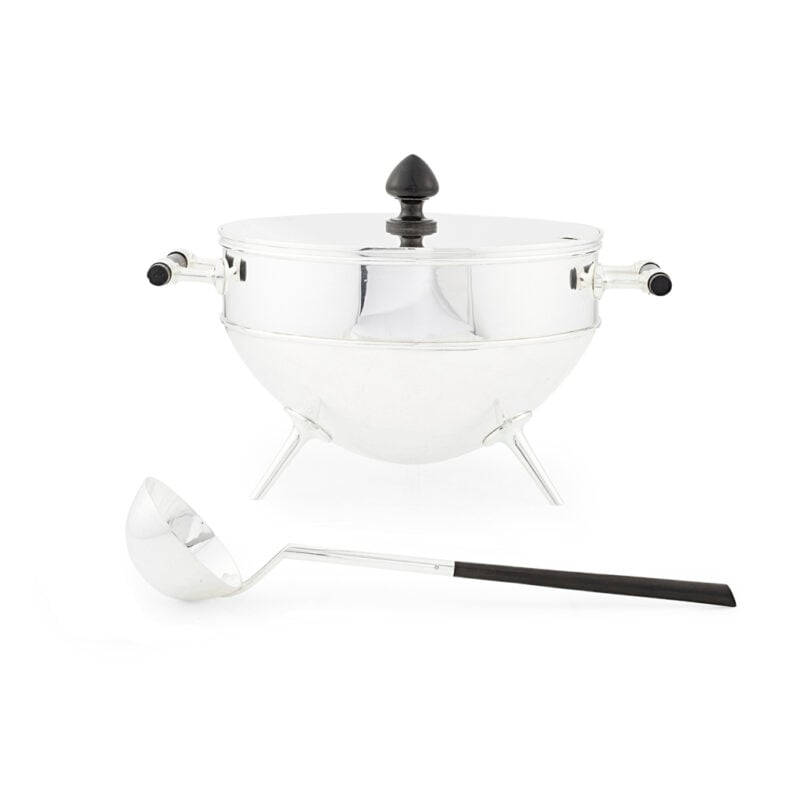 Zuppiera con ramaiolo